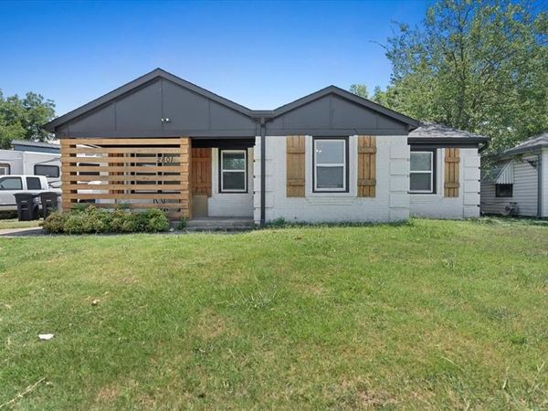 2801 S Hills Avenue, Fort Worth, TX 76109