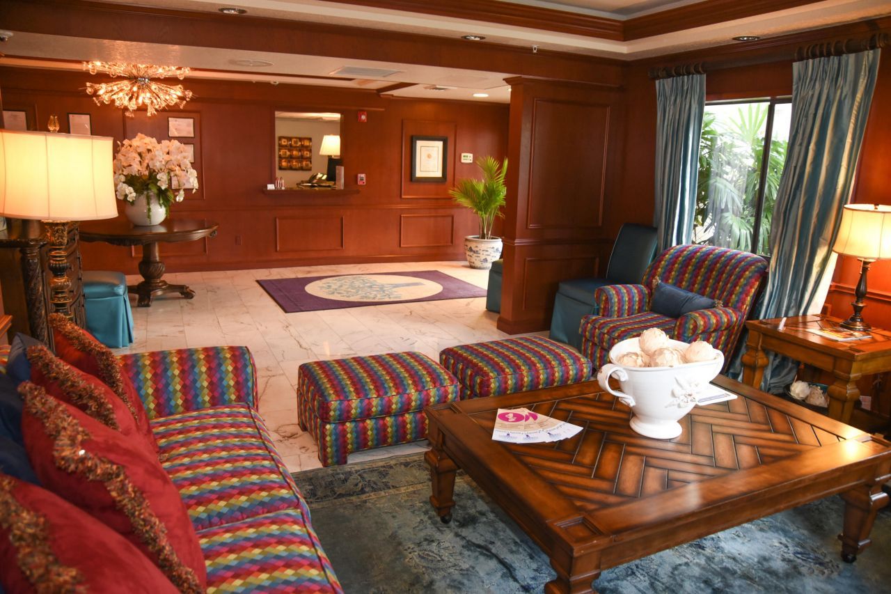 7051 N Seacrest Boulevard, Lantana, FL 33462 Photo