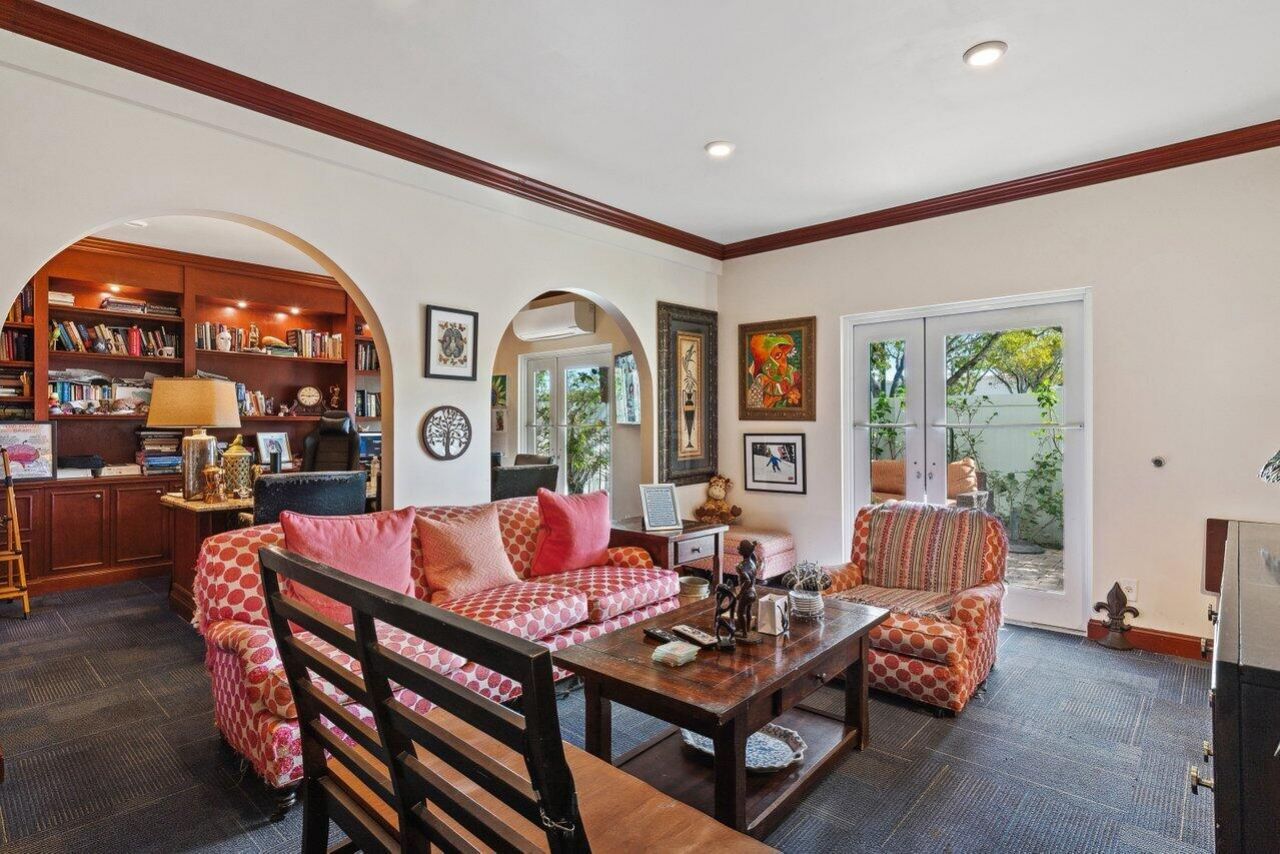 7051 N Seacrest Boulevard, Lantana, FL 33462 Photo