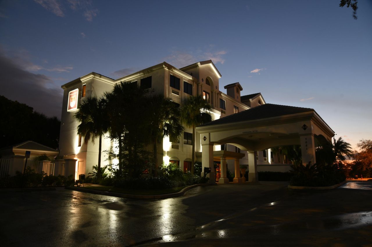 7051 N Seacrest Boulevard, Lantana, FL 33462 Photo