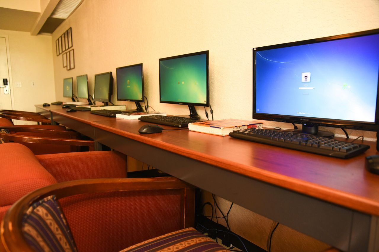 7051 Seacrest Boulevard, Lake Worth, FL 33462 Photo