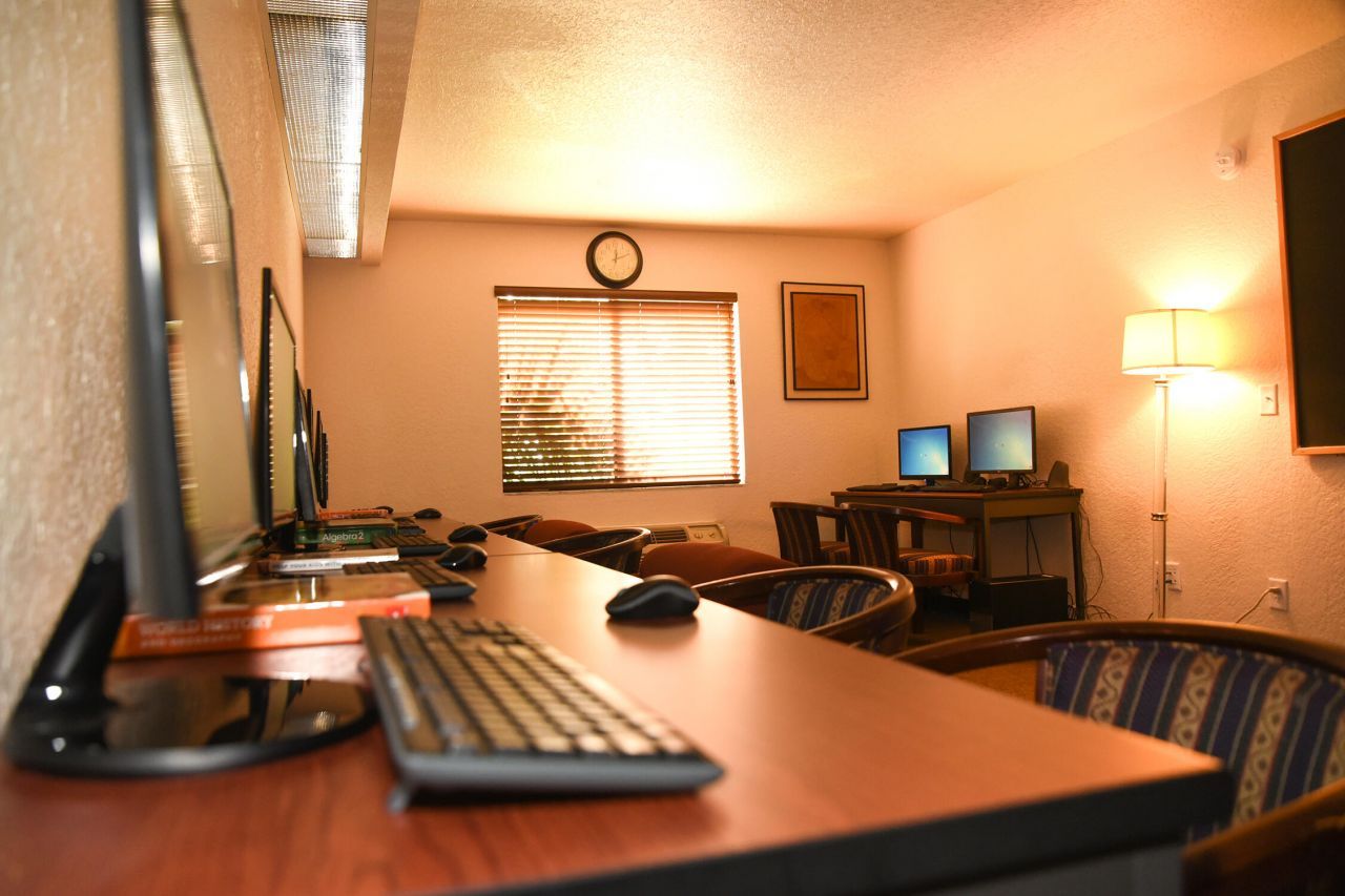 7051 Seacrest Boulevard, Lake Worth, FL 33462 Photo