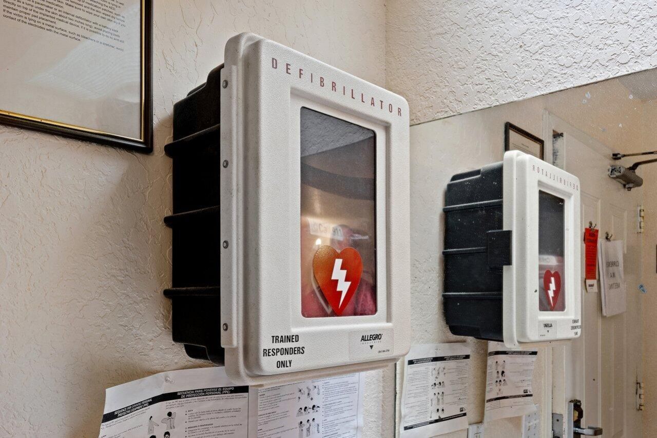 7051 Seacrest Boulevard, Lake Worth, FL 33462 Photo