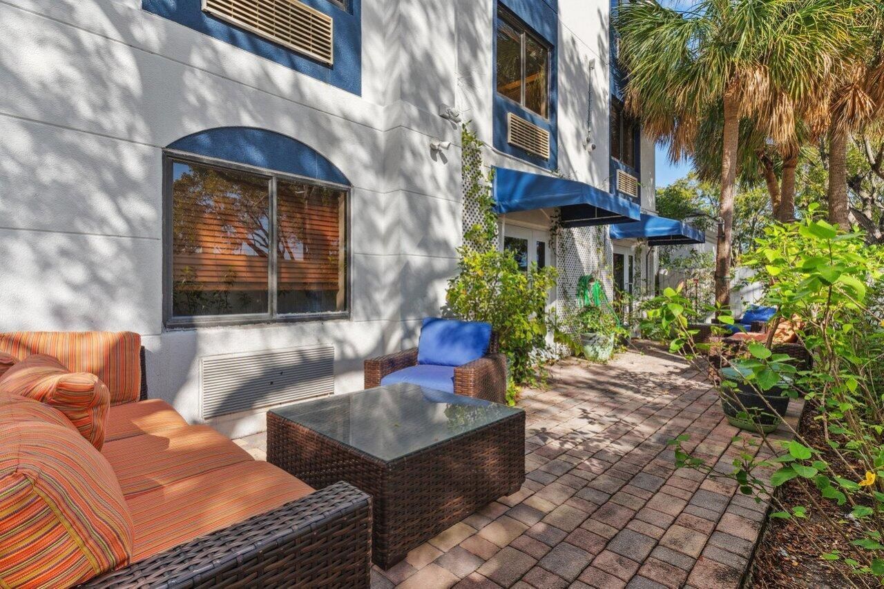 7051 Seacrest Boulevard, Lake Worth, FL 33462 Photo