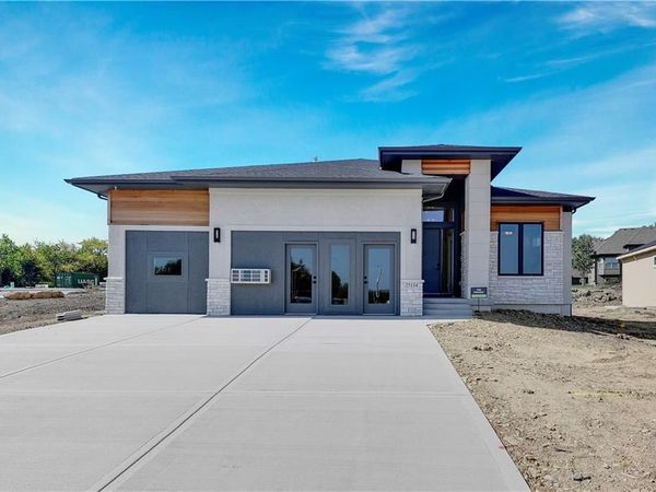 25047 W 98th Place, Lenexa, KS 66227