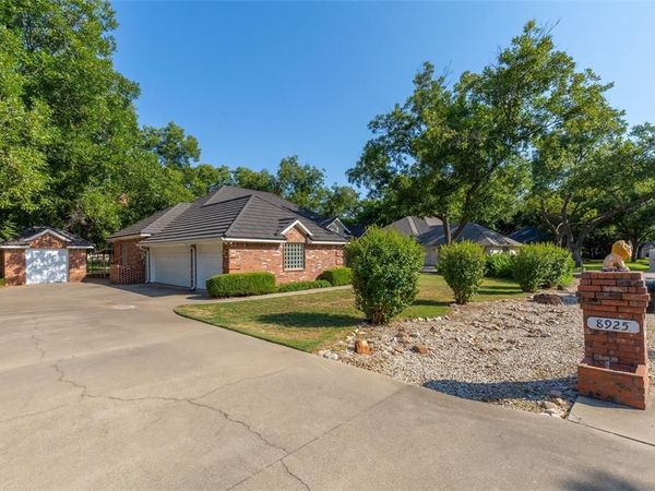 8925 Green Leaves Drive, Granbury, TX 76049