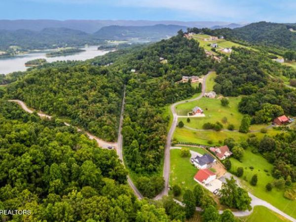 1&2 Rhondas Way, Bean Station, TN 37708