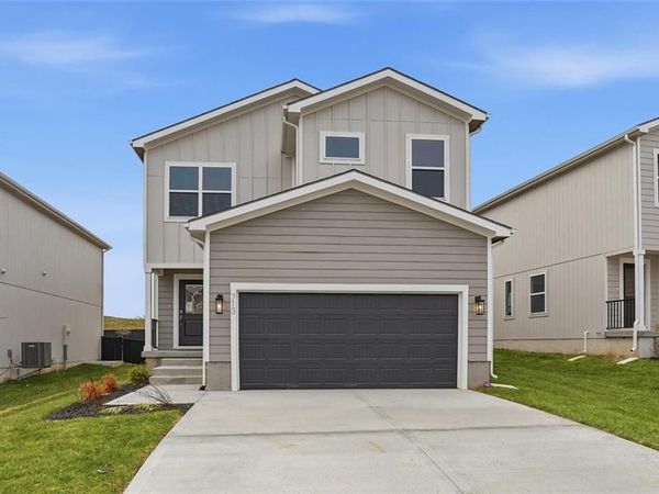 713 Glenn Circle, Raymore, MO 64083