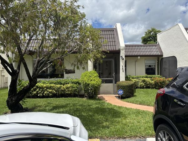 143 Lake Susan Drive, West Palm Beach, FL 33411