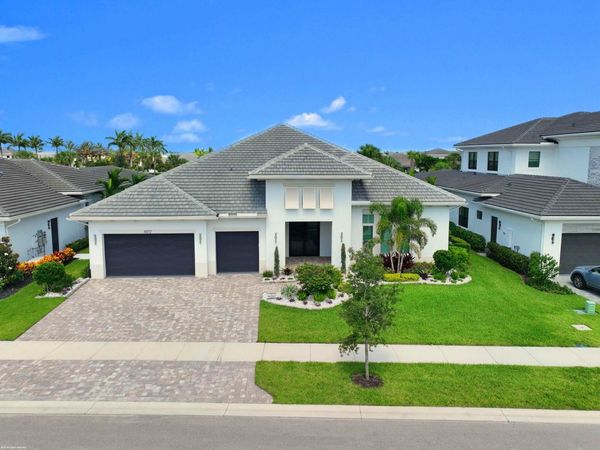 9372 Coral Isles Circle, Palm Beach Gardens, FL 33412