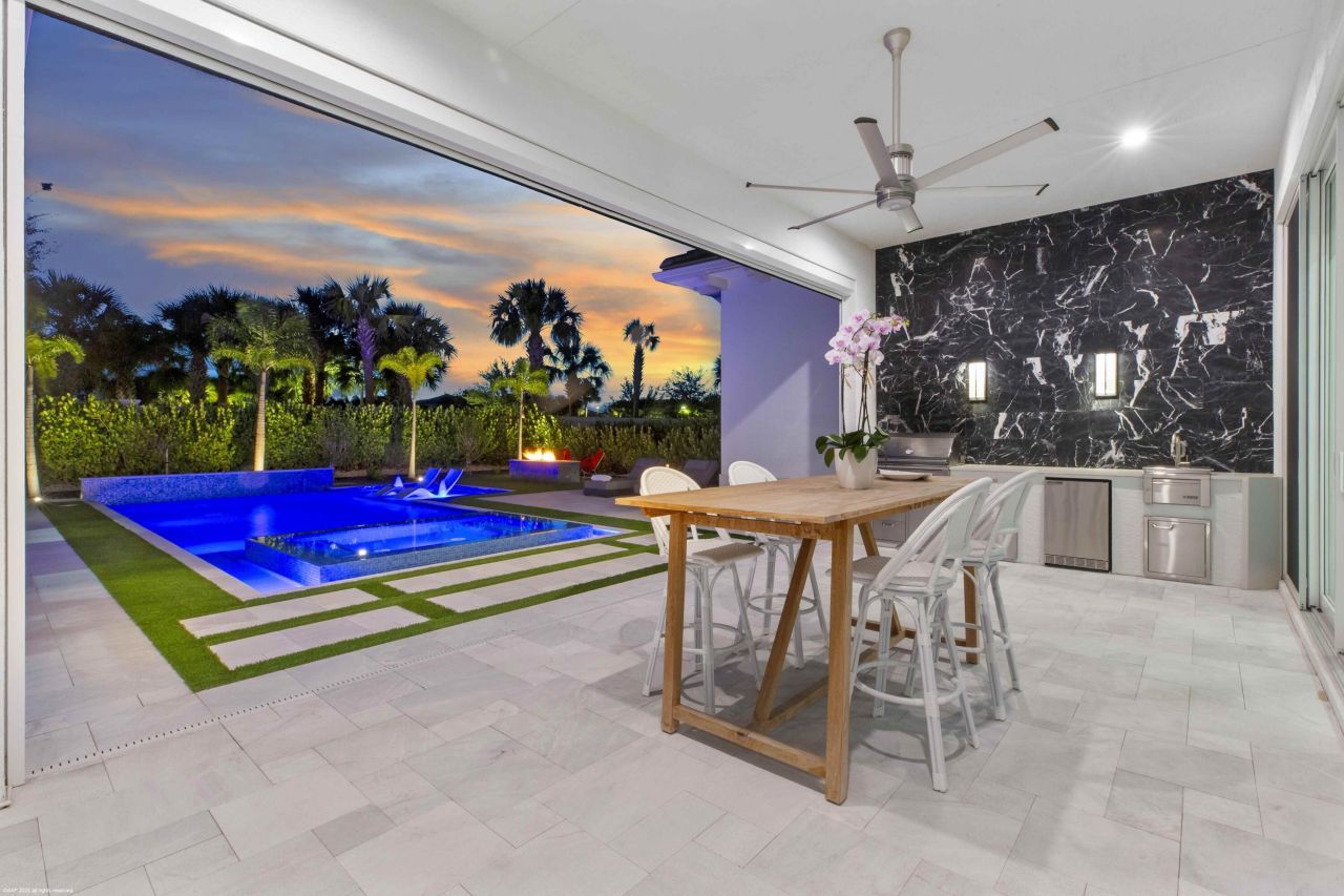 9372 Coral Isles Circle, Palm Beach Gardens, FL 33412 Photo