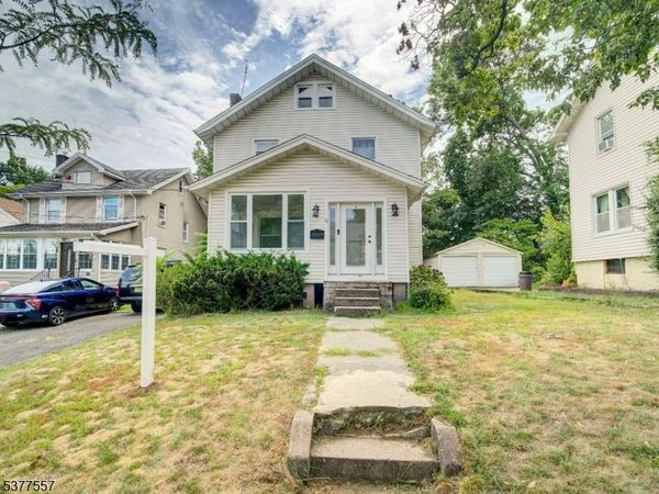 82 S Roosevelt Sq, Englewood, NJ 07631