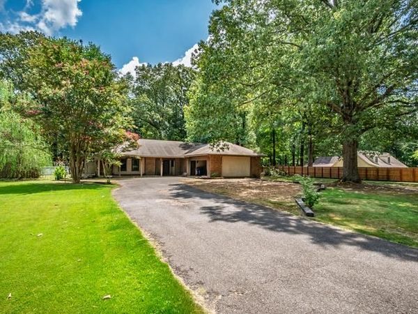 209 Musgrove Road, Batesville, MS 38606