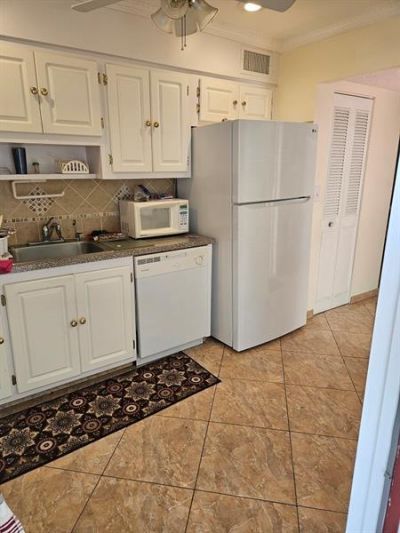 4000 NW 44 Avenue, Unit 210, Lauderdale Lakes, FL 33319 Photo