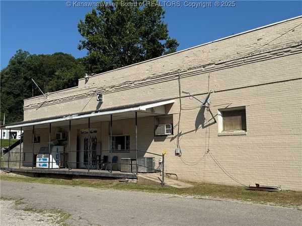 31 Fork Creek Road, Nellis, WV 25142