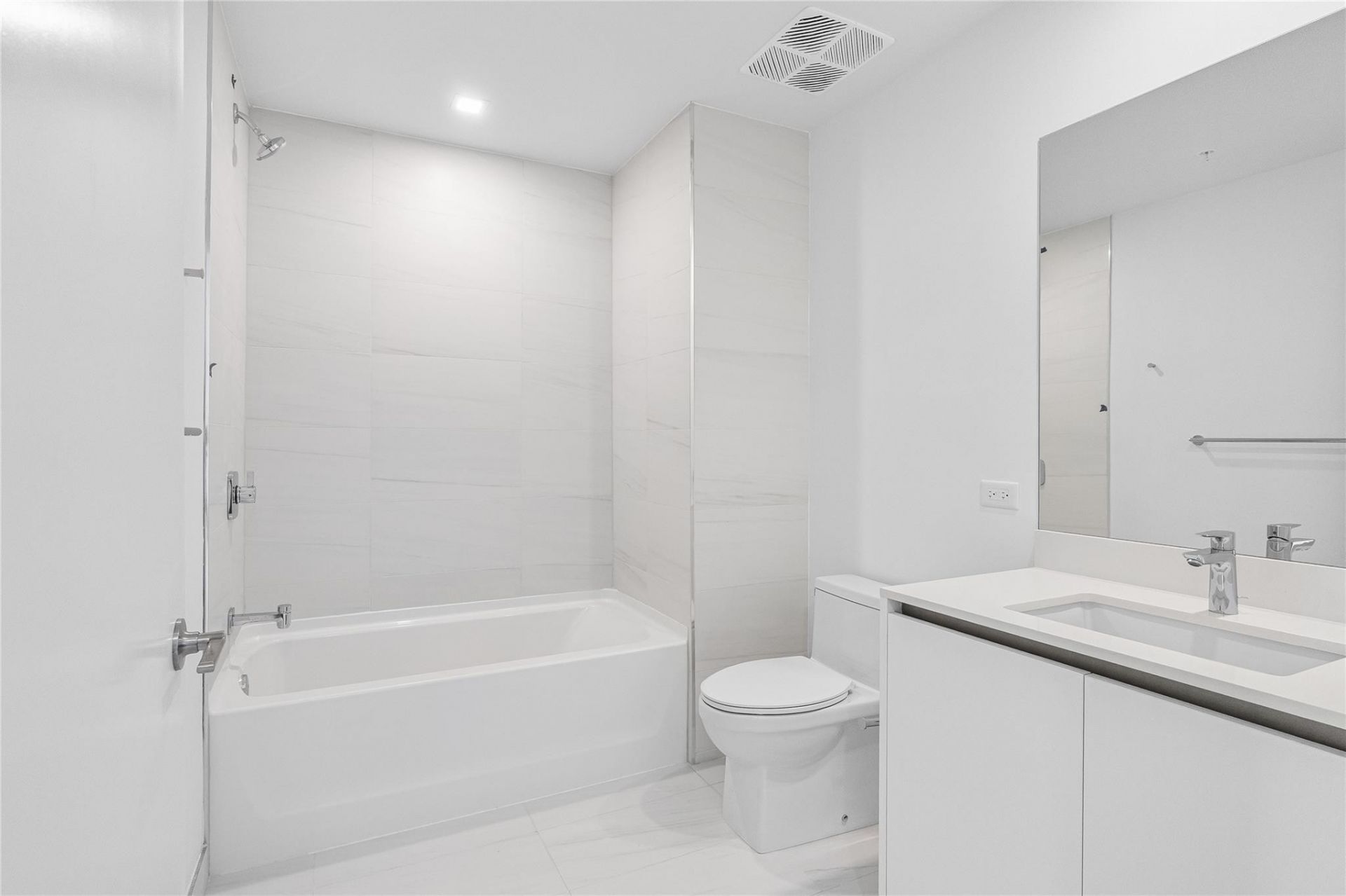 900 N Ocean Boulevard, Unit 504, Pompano Beach, FL 33062 Photo