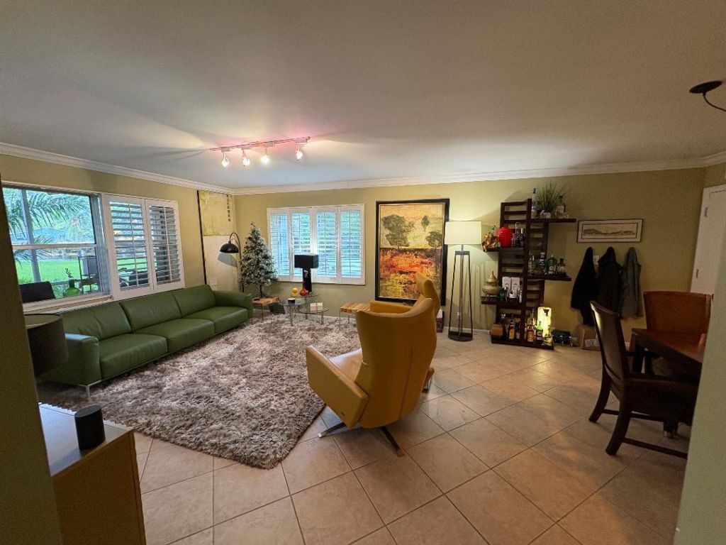 140 NE 19 Court E, Unit 112-E, Wilton Manors, FL 33305 Main Photo