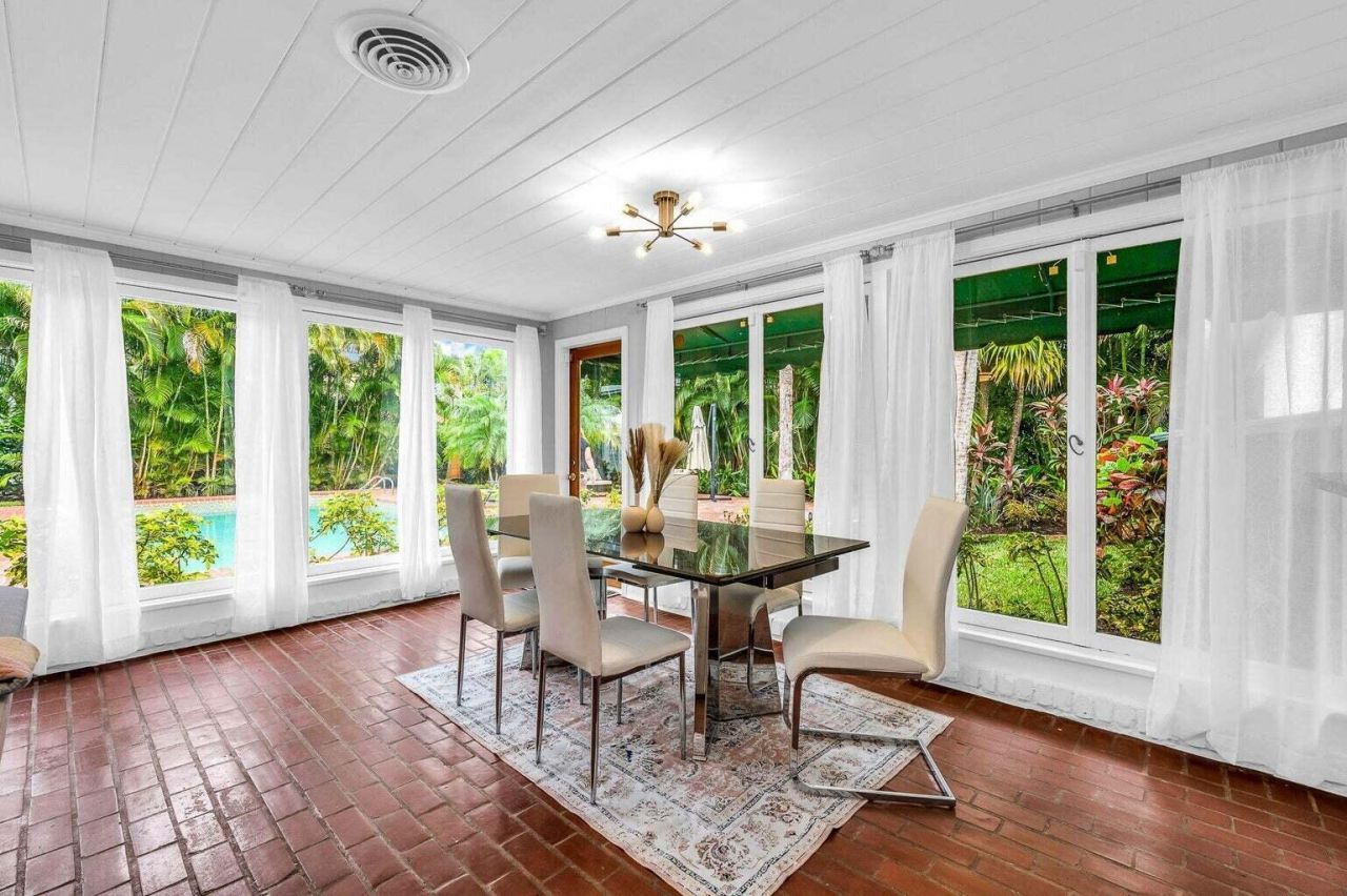 127 Miramar Way, West Palm Beach, FL 33405 Photo