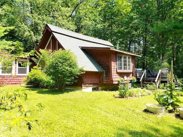 11 Taft Road, Chester, MA 01011