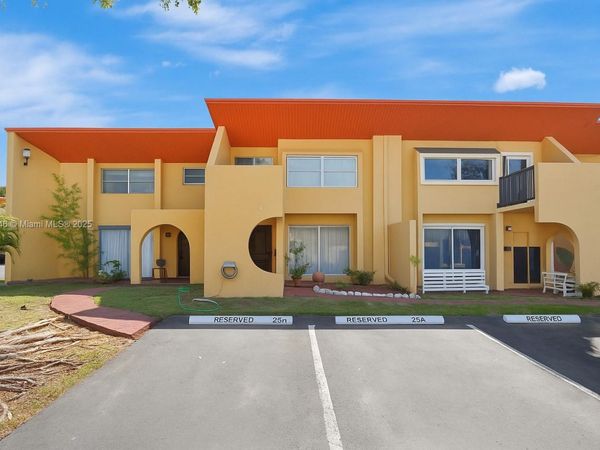 13731 SW 84th St, Unit B, Miami, FL 33183