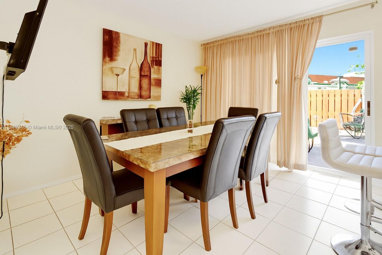 13731 SW 84th St, Unit B, Miami, FL 33183 Photo