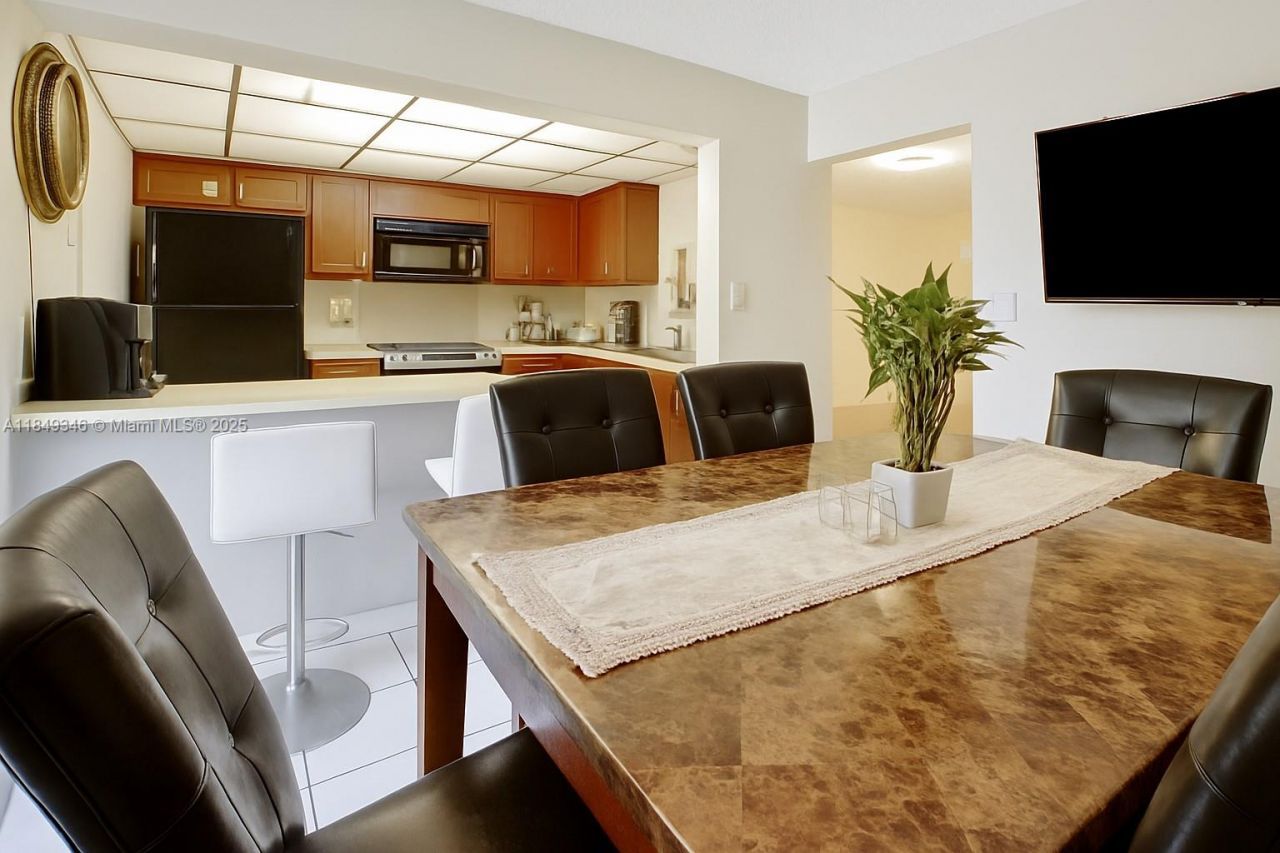 13731 SW 84th St, Unit B, Miami, FL 33183 Photo