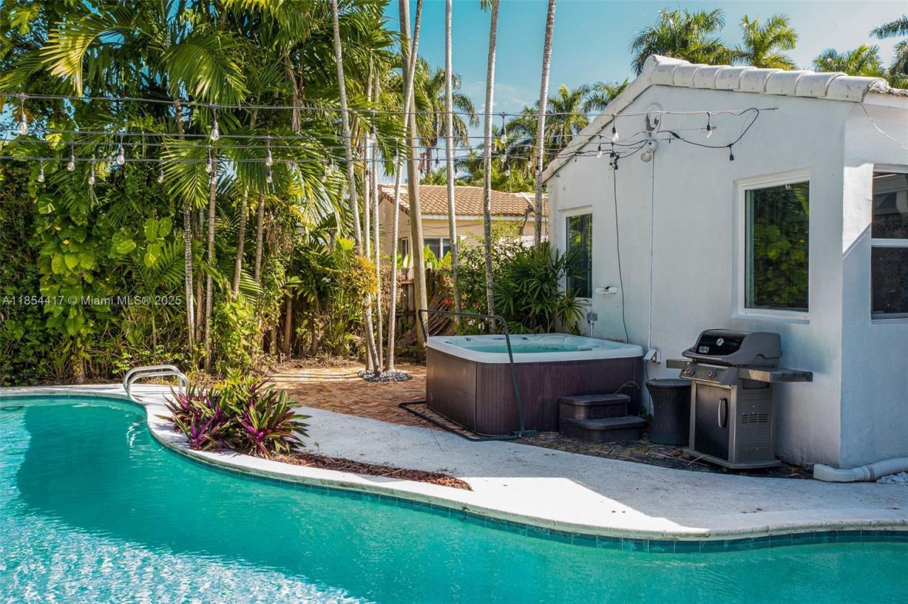 955 Van Buren St, Hollywood, FL 33019 Photo