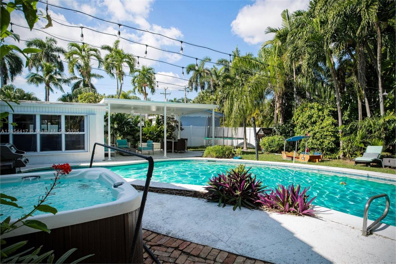 955 Van Buren St, Hollywood, FL 33019 Photo