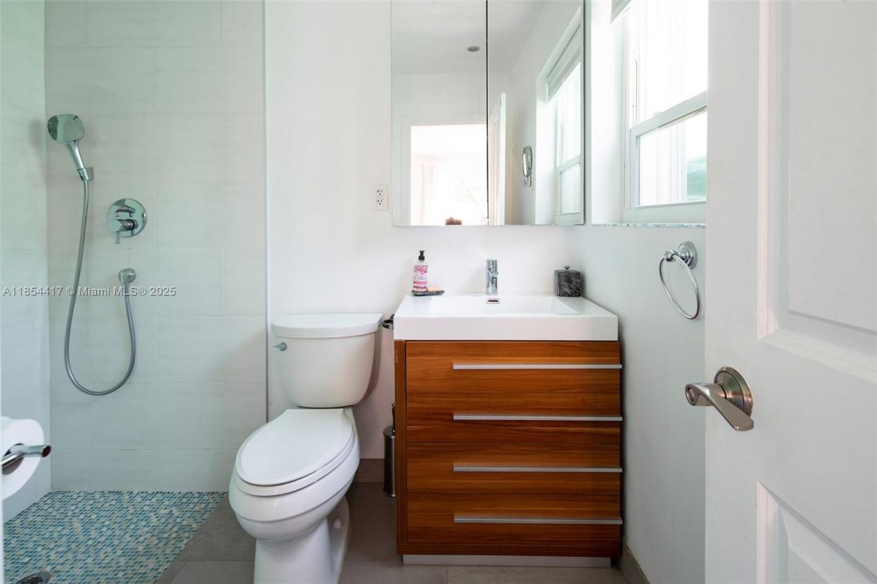 955 Van Buren St, Hollywood, FL 33019 Photo