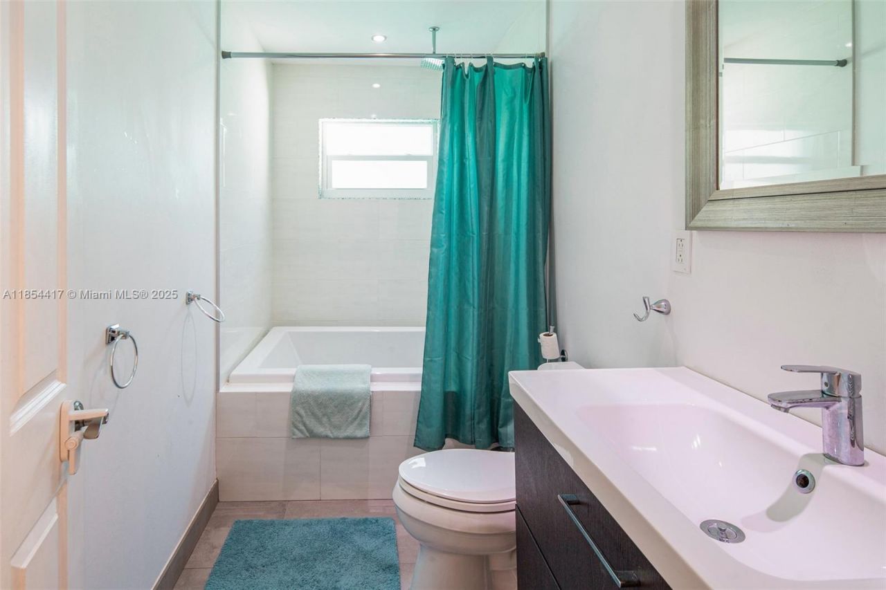 955 Van Buren St, Hollywood, FL 33019 Photo