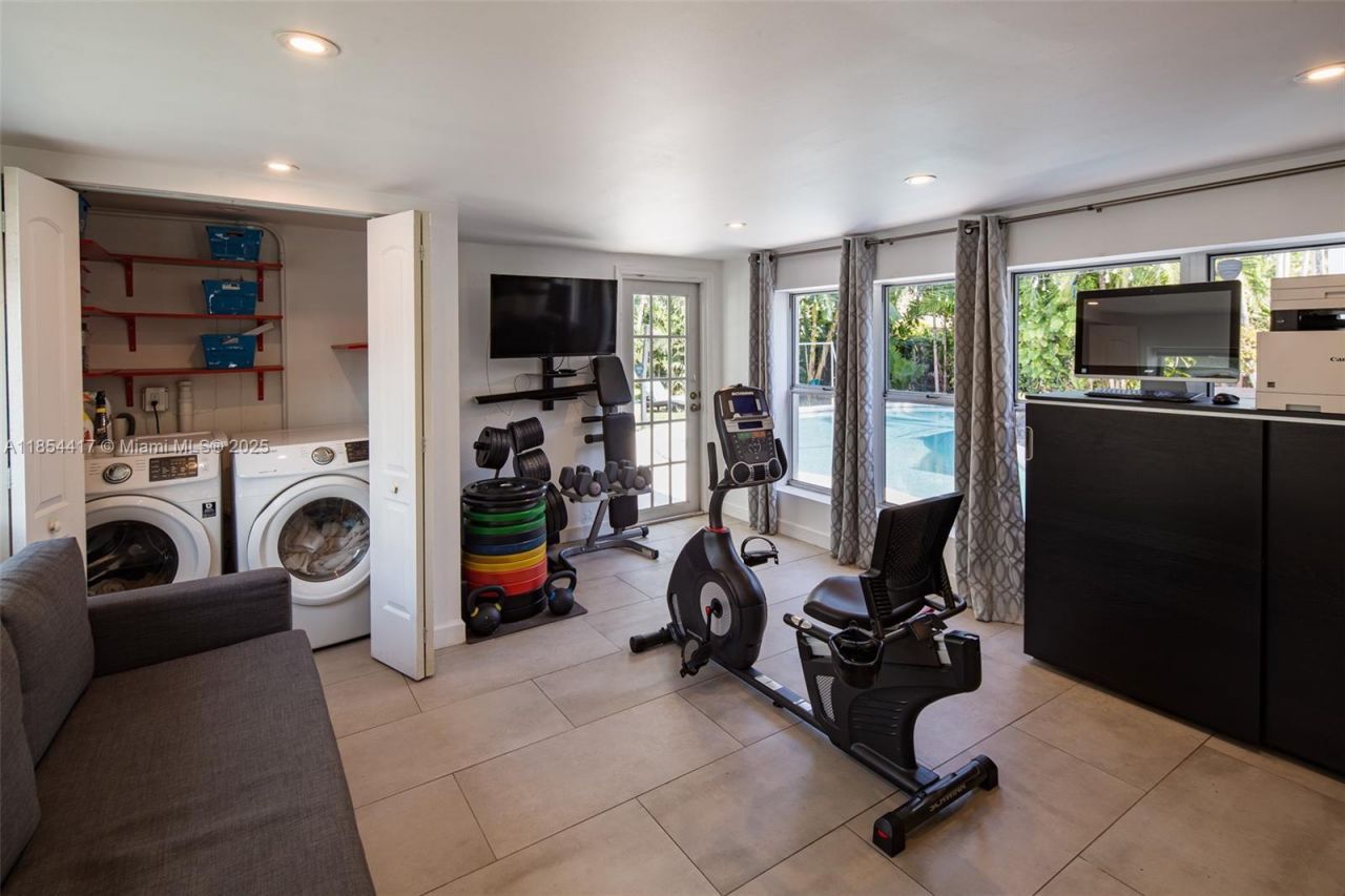 955 Van Buren St, Hollywood, FL 33019 Photo