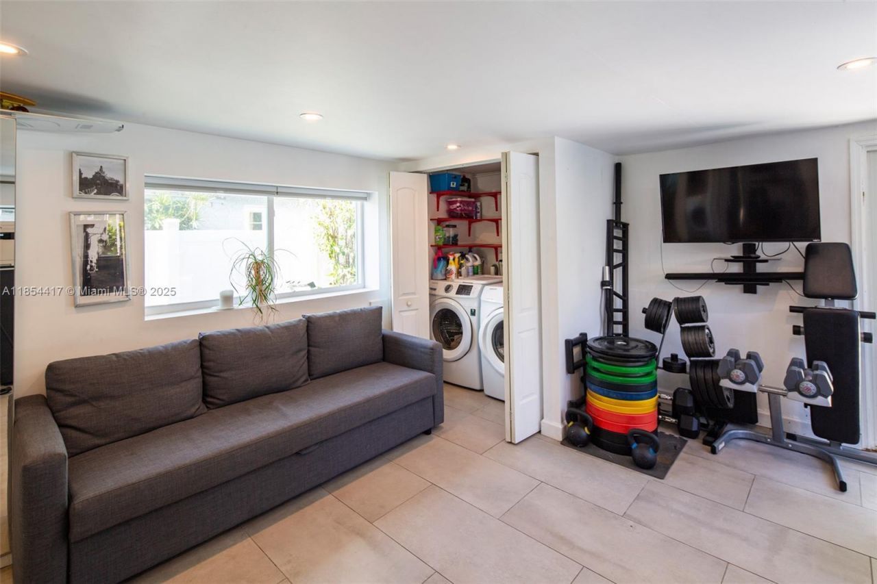 955 Van Buren St, Hollywood, FL 33019 Photo