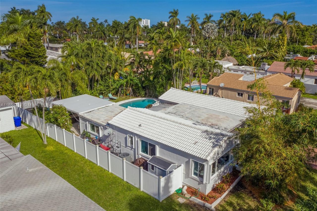 955 Van Buren St, Hollywood, FL 33019 Photo