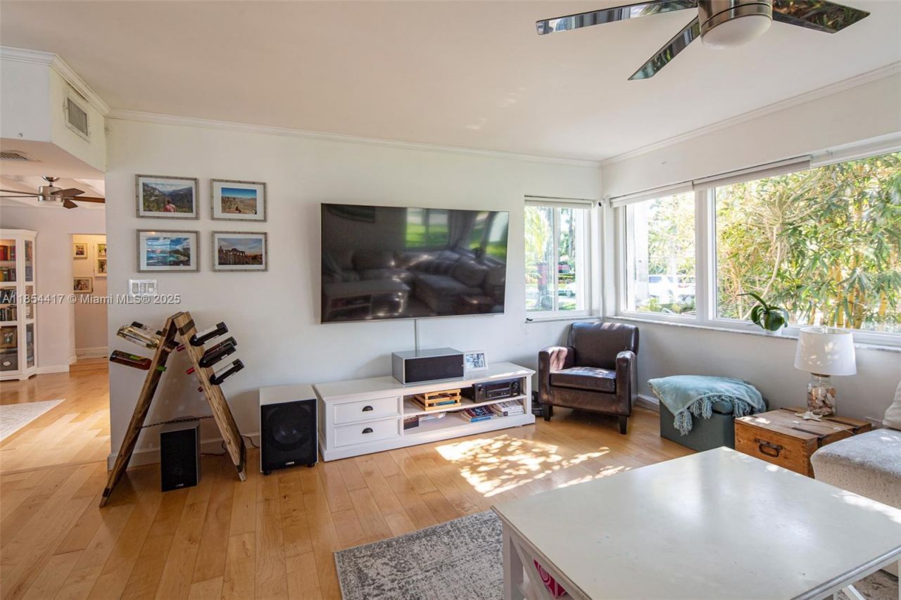 955 Van Buren St, Hollywood, FL 33019 Photo