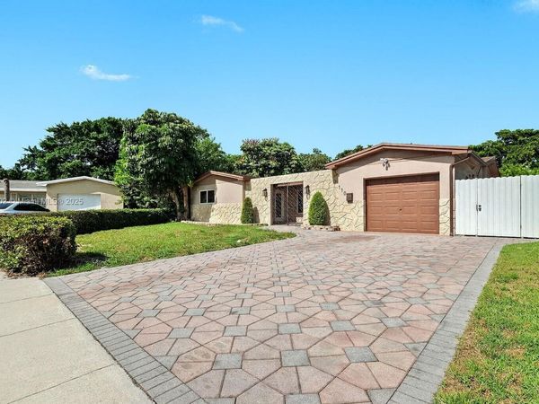 110 NW 78th Ave, Pembroke Pines, FL 33024