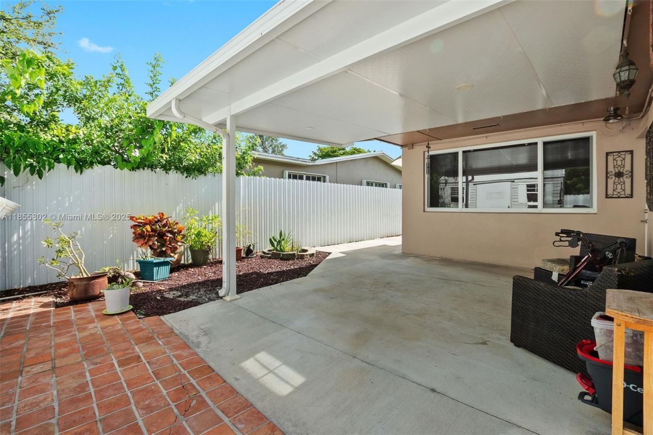 110 NW 78th Ave, Pembroke Pines, FL 33024 Photo