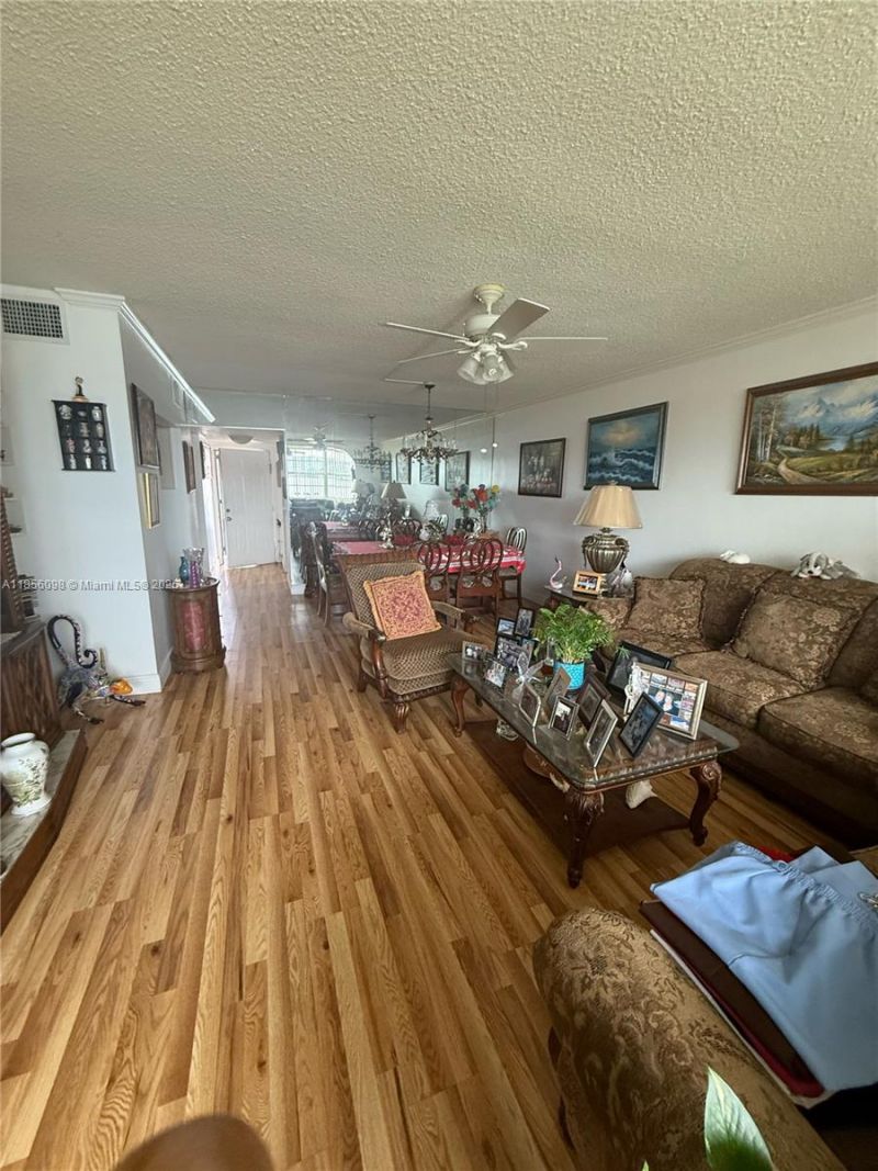 18555 NE 14th Ave, Unit 514, Miami, FL 33179 Photo