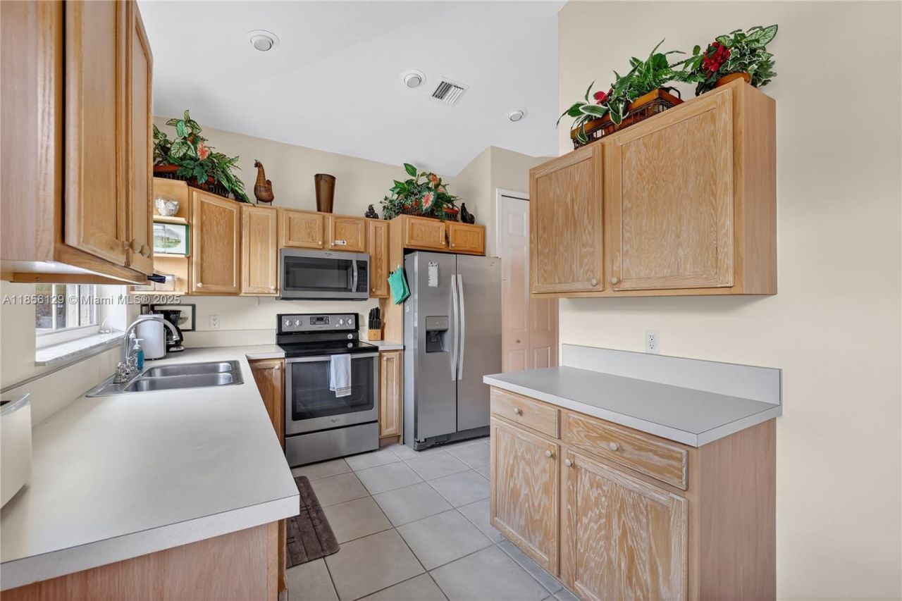 9302 World Cup Way, Port Saint Lucie, FL 34986 Photo