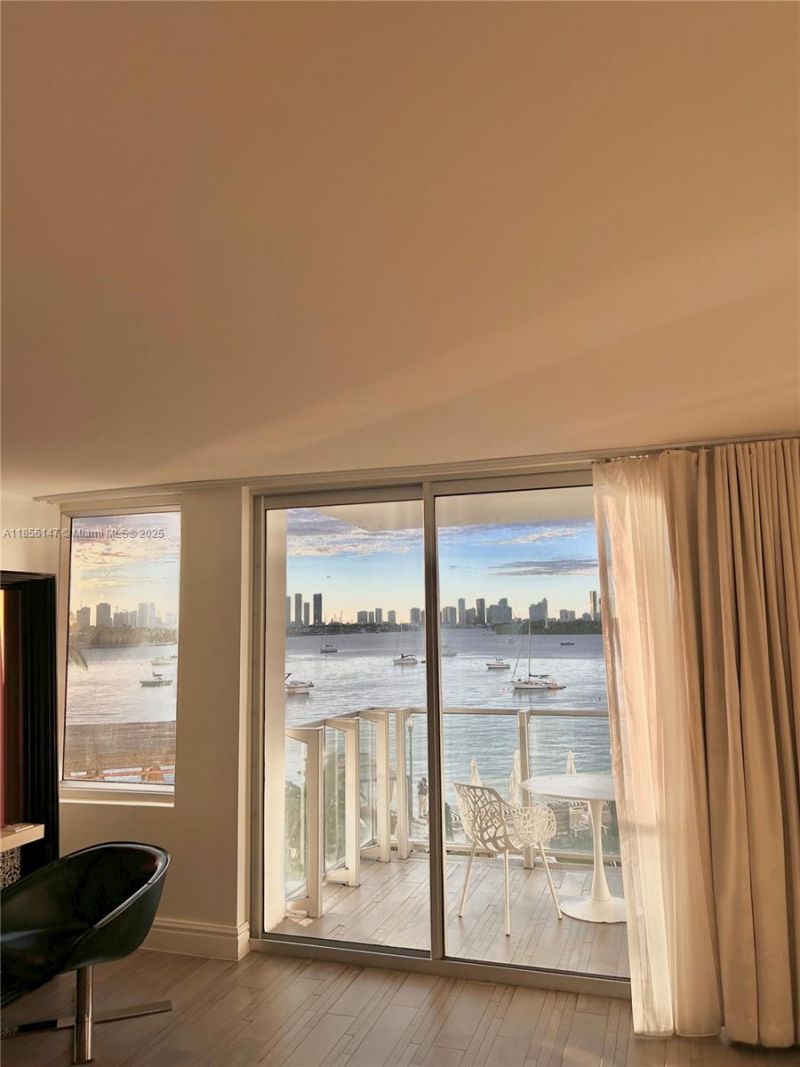 1100 West Ave, Unit 322, Miami Beach, FL 33139 Photo