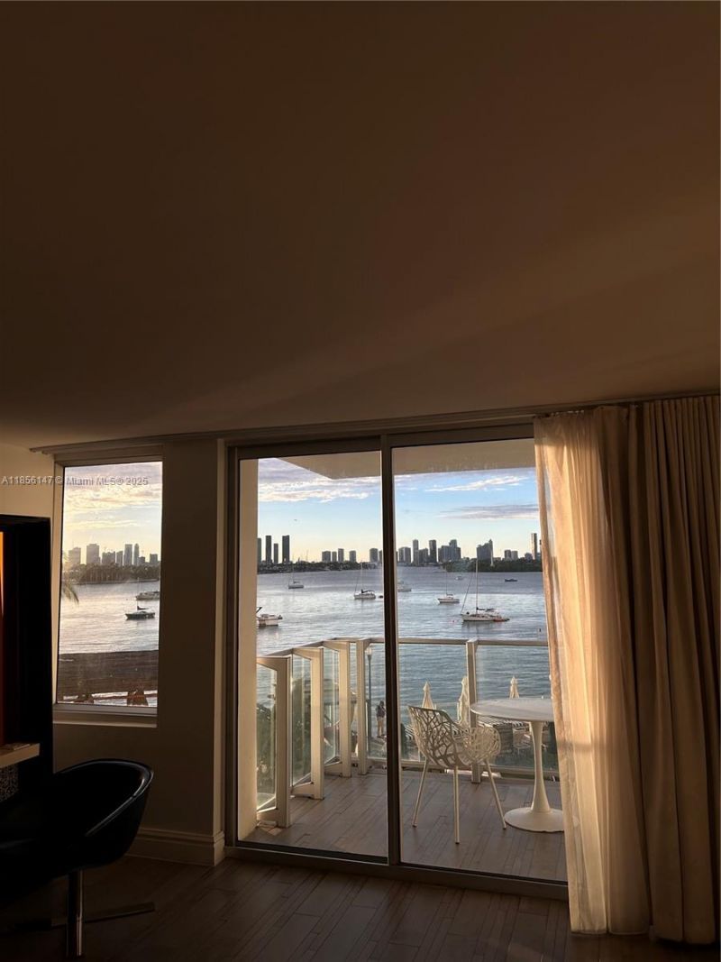 1100 West Ave, Unit 322, Miami Beach, FL 33139 Photo