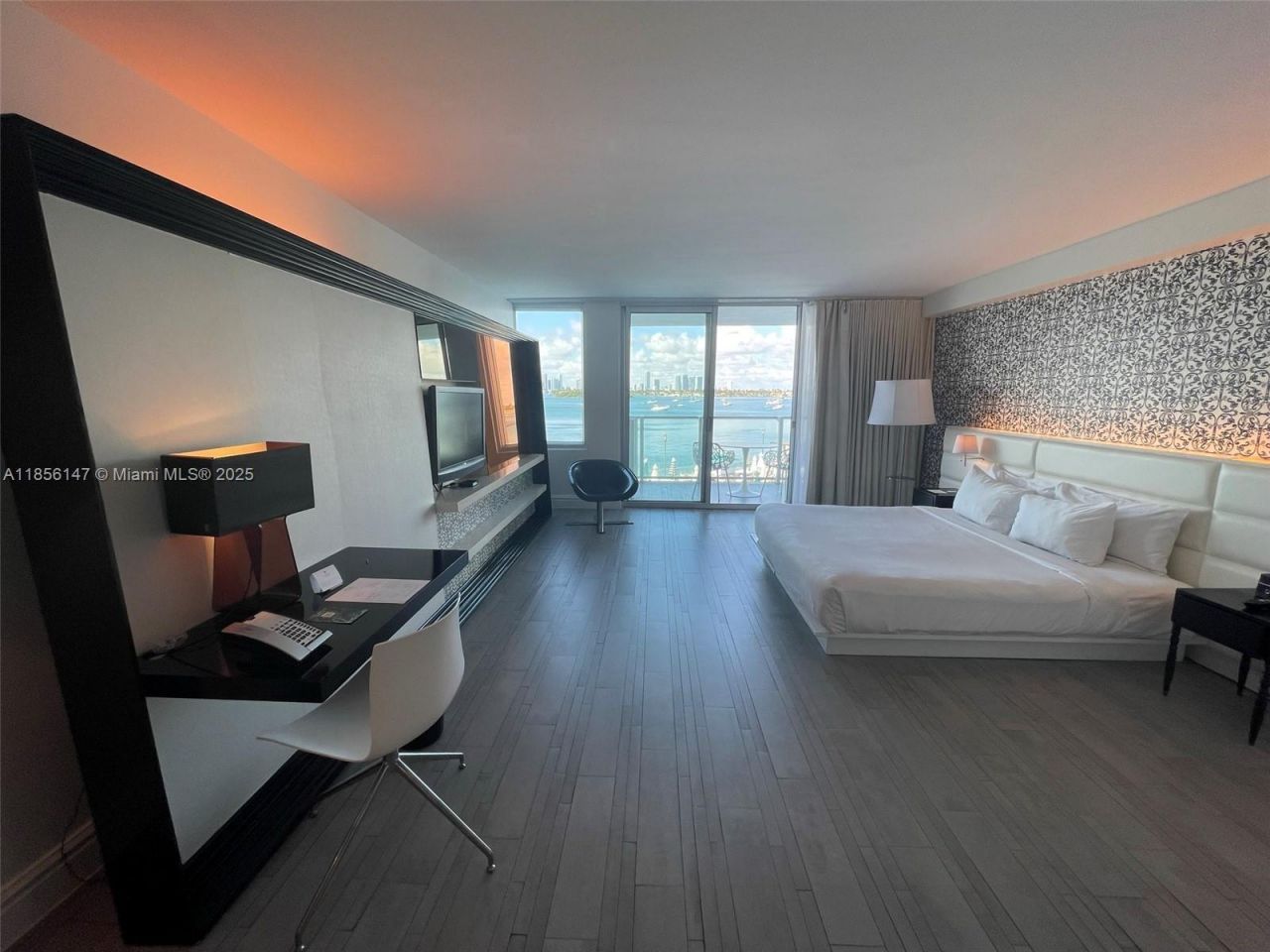 1100 West Ave, Unit 322, Miami Beach, FL 33139 Photo