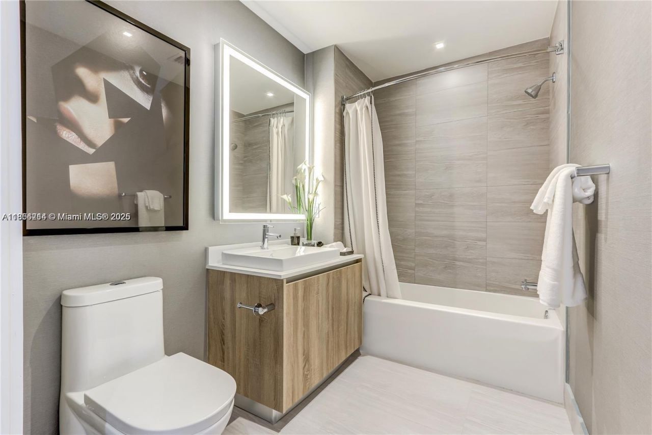 2960 NE 207th St, Unit 909, Aventura, FL 33180 Photo