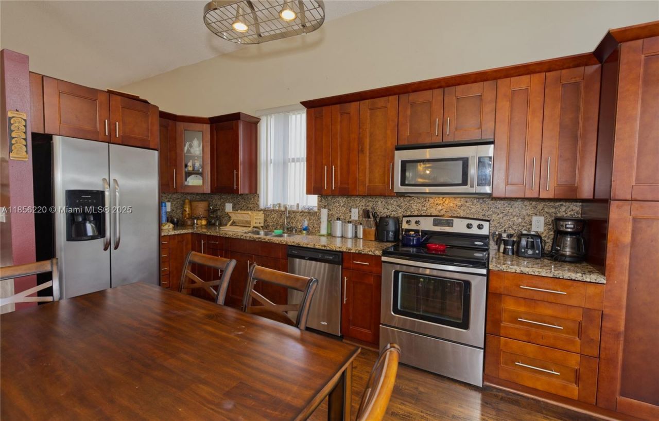 15343 NW 14th Rd, Pembroke Pines, FL 33028 Photo