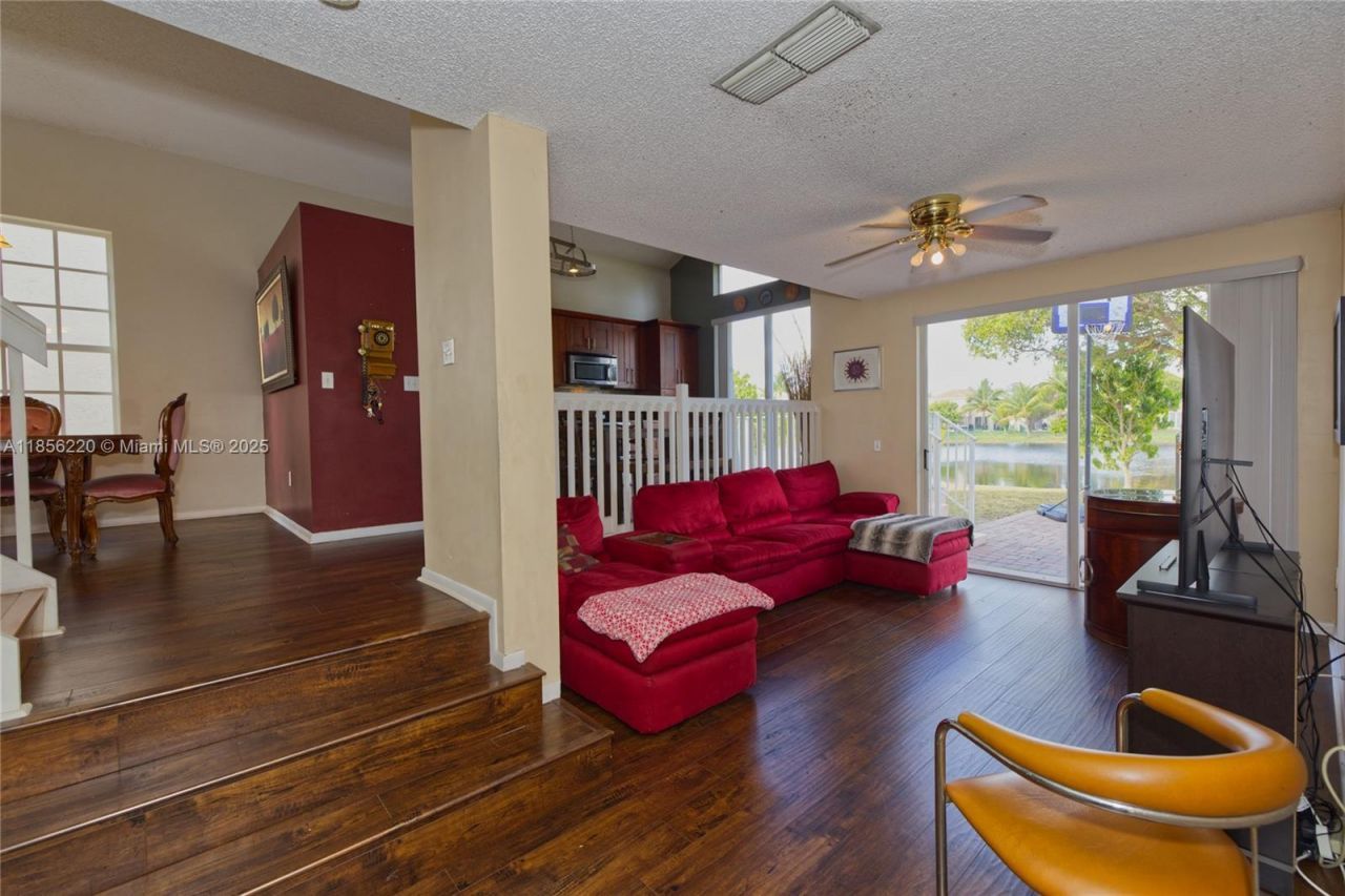 15343 NW 14th Rd, Pembroke Pines, FL 33028 Photo