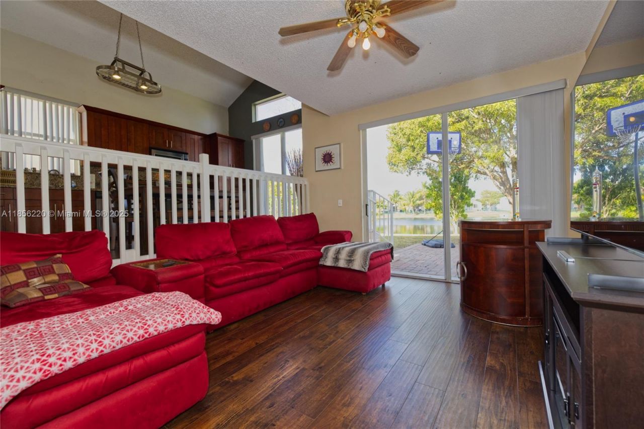 15343 NW 14th Rd, Pembroke Pines, FL 33028 Photo