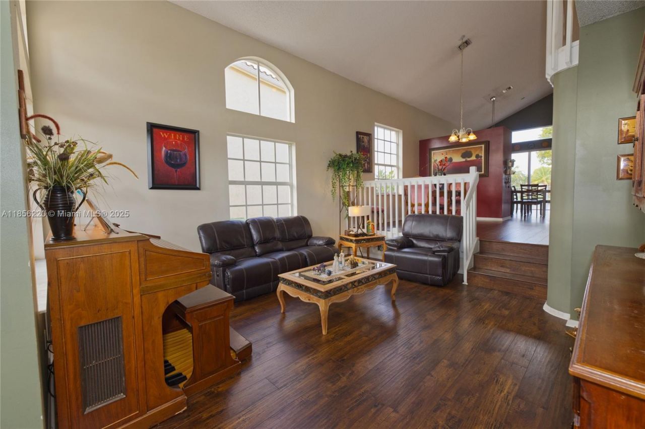 15343 NW 14th Rd, Pembroke Pines, FL 33028 Photo