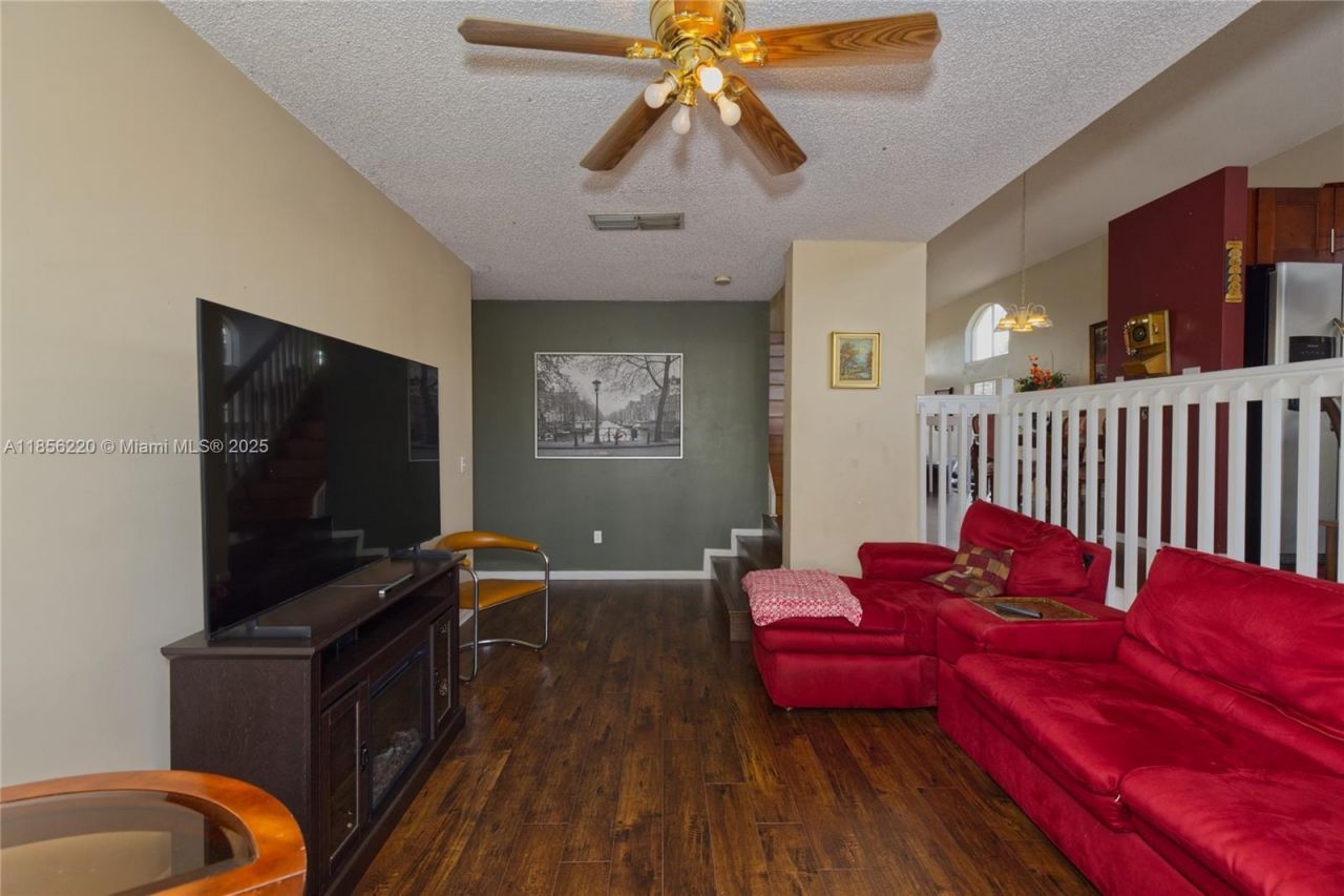 15343 NW 14th Rd, Pembroke Pines, FL 33028 Photo