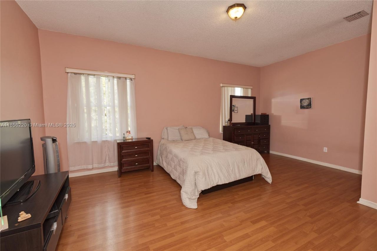 15343 NW 14th Rd, Pembroke Pines, FL 33028 Photo