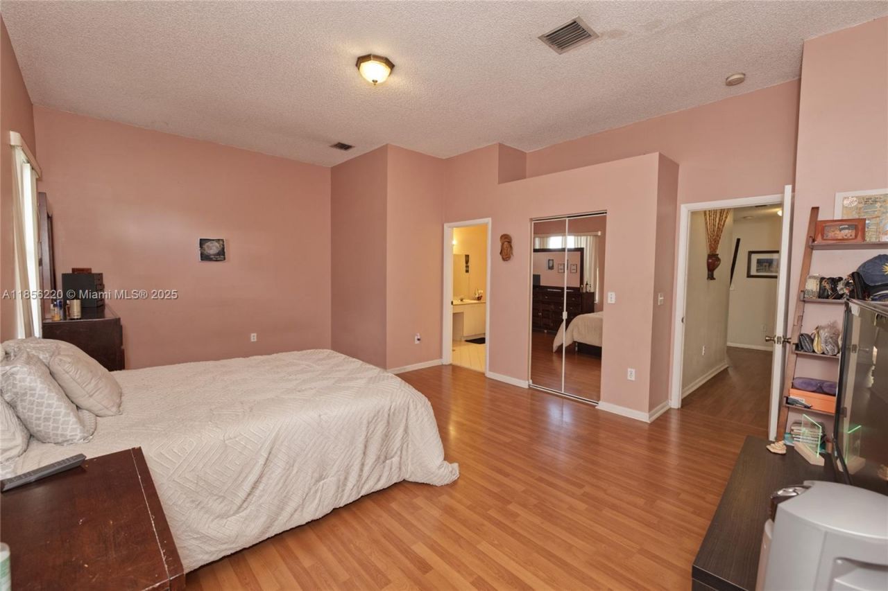 15343 NW 14th Rd, Pembroke Pines, FL 33028 Photo