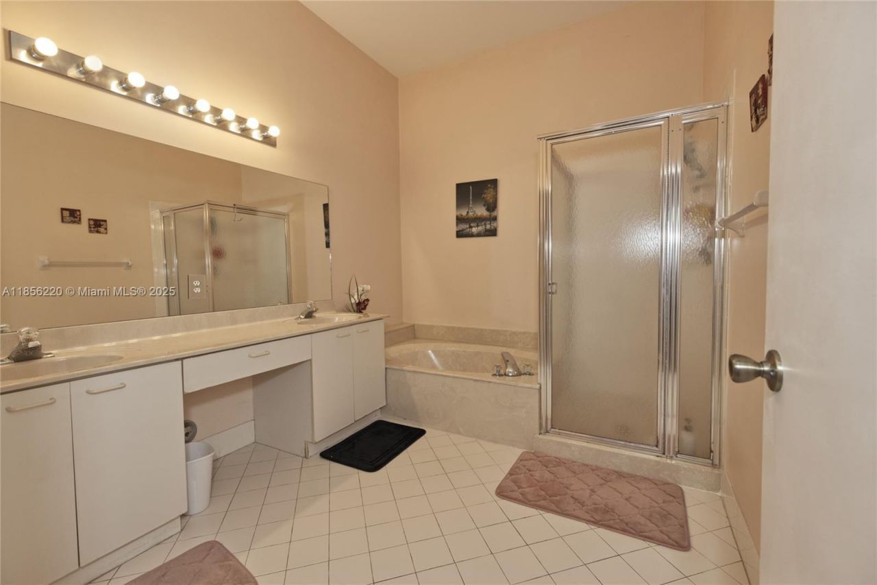 15343 NW 14th Rd, Pembroke Pines, FL 33028 Photo